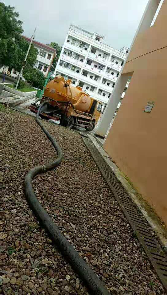 兴义清理化粪池