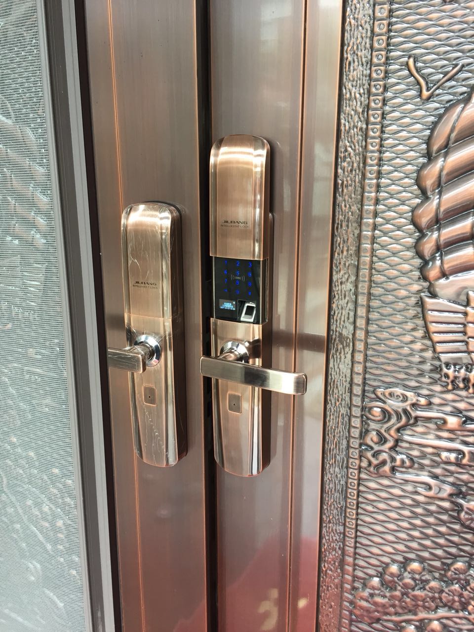 如皋市指纹锁上门安装联系电话