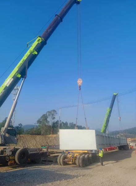 吊车在进行吊装圆柱形物体怎样防止滚动？