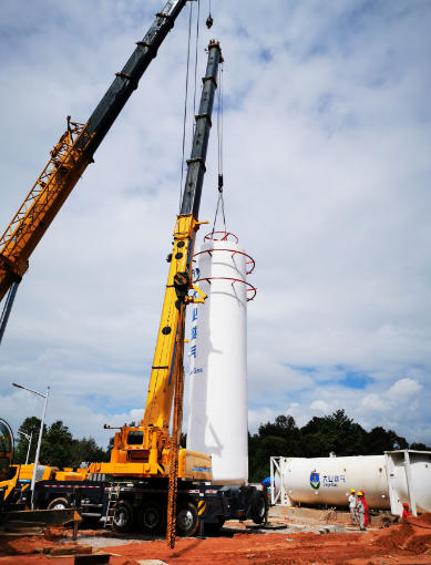 吊车的哪些部件需要定期检查和维护？