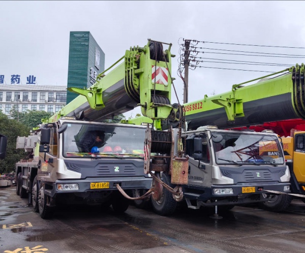 内江吊车租赁过程中如何避免纠纷？合同条款与服务规范解读