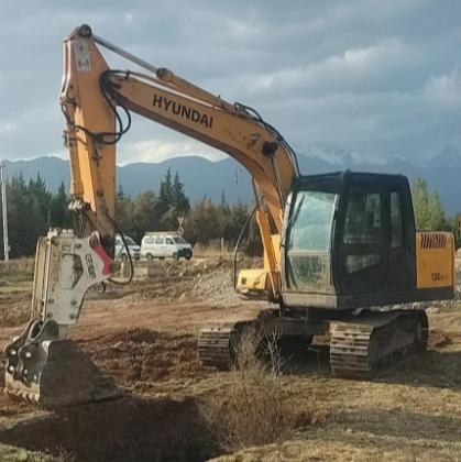 在丽江租挖机，设备出现故障时，租赁方多久能上门维修？​