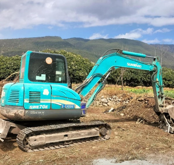 丽江农田水利建设，选中型挖机还是大型挖机租赁效率更高？​