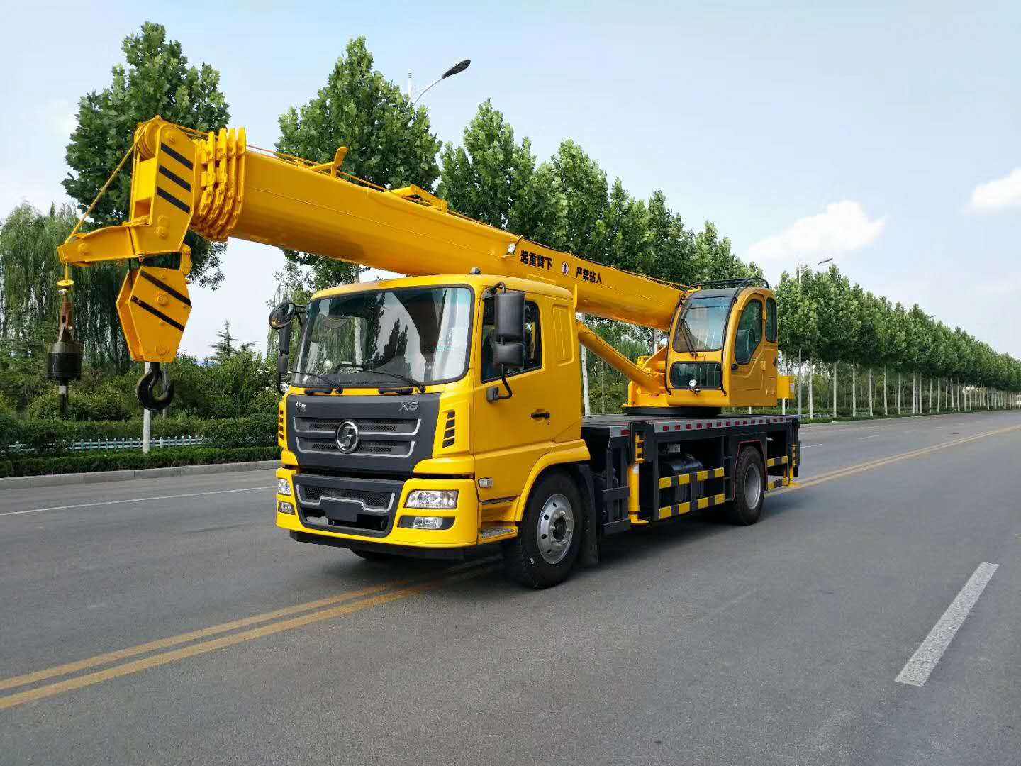 常州附近吊车出租