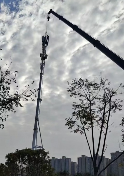 租赁吊车用于随州市园林景观施工，狭窄空间如何施展？