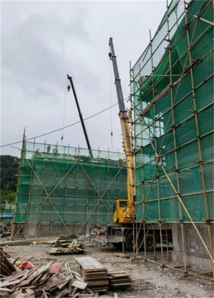 租赁吊车前要查看楚雄市出租方提供的操作人员资质吗？