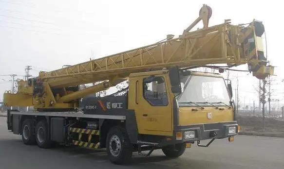 潢川吊车租赁按什么标准收费。