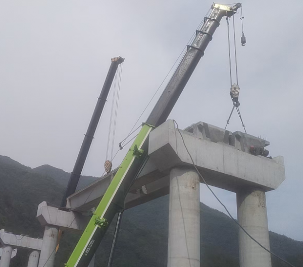 达州吊车出租公司如何应对客户对于吊装作业时效性的要求？