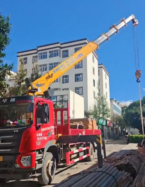 蒙自吊车出租介绍吊车启动前操作注意事项