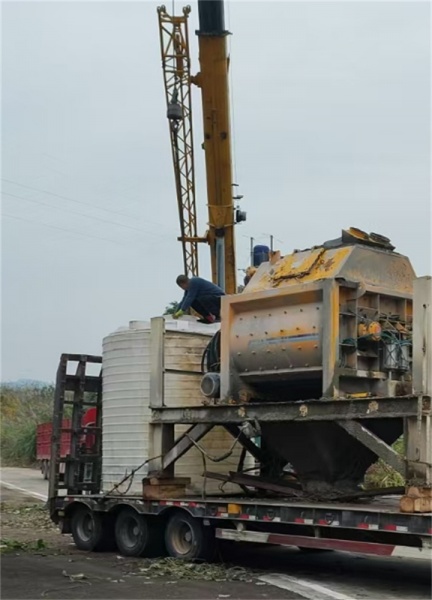 长垣专业且正规的吊车出租公司的司机师傅都有哪些证件？