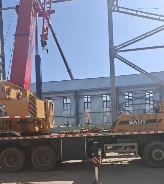 预定吊车后，若因租赁公司车辆调配失误，导致工程停滞，损失谁担？