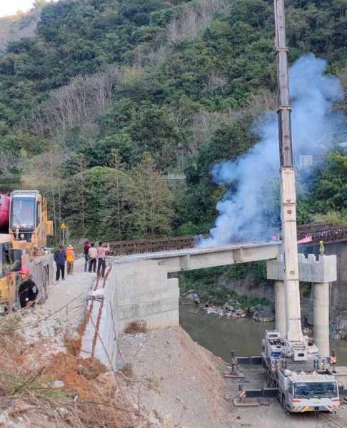 大理吊车租赁按天算还是按小时算更划算？​