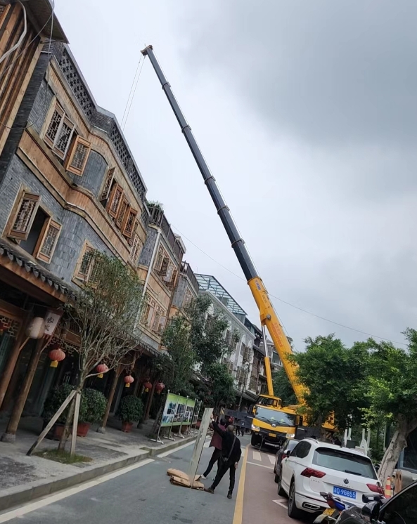 巫山吊车出租如何保证项目进度和施工质量？