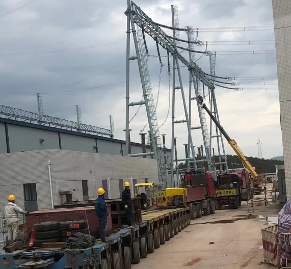 在建筑工地和施工现场吊车起到了一个什么作用？