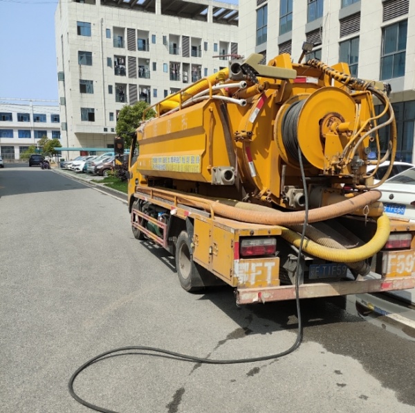 厕所清洁工具叫什么？兴国常见的厕所清洁方法