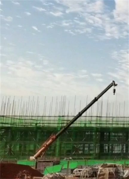 在与扶绥吊车出租师傅沟通之前，客户需要明确自己的需求。