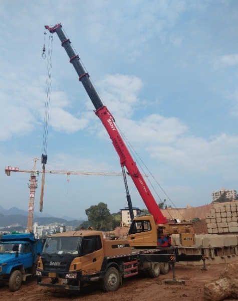 吊车在铁路建设中的重要性如何体现？