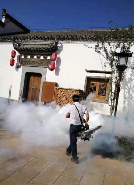 超市食品区惊现害虫，怎样的措施能保证食品安全？