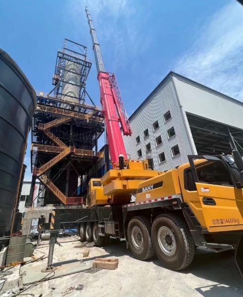 吊车吊装大型游乐设施时怎样保证安装精度和安全性？