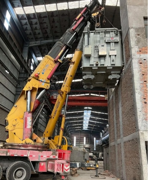 吊车的支腿伸展方式怎样适应不同地形？