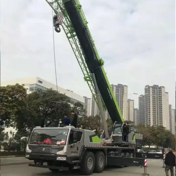 新兴吊车出租公司