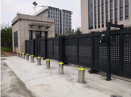 淮北升降柱厂家谈谈道闸广告投放需要了解什么