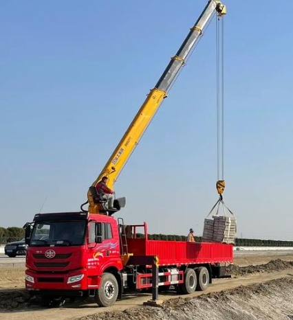 对于随车吊的使用功能，不属于的客户会有哪些误解？