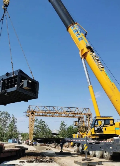 吊车能在狭窄空间长时间作业吗，有哪些注意事项？