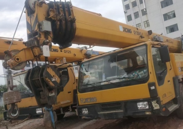 大型设备安装少不了吊车，作用到底有哪些呢？