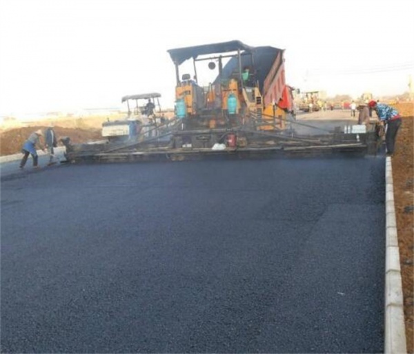 沥青路面施工与时俱进、共创辉煌”