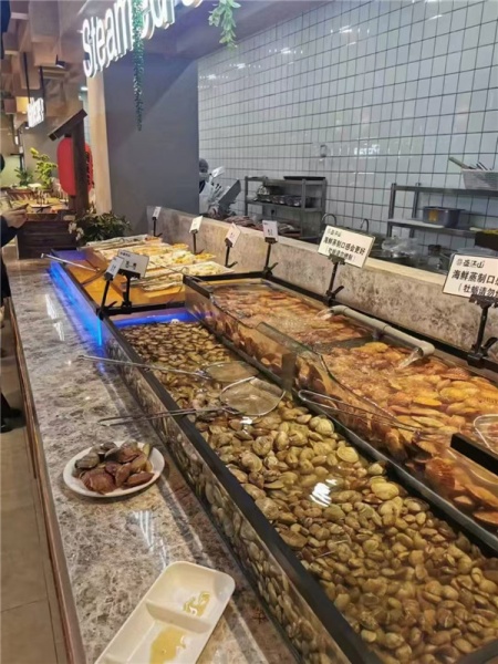 青岛亚克力鱼缸厂家哪家好，说说水族馆亚克力板制作步骤