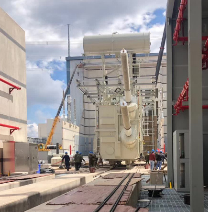 吊车装卸危险物品时需要注意哪些安全事项呢？