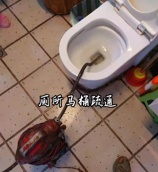 下水道不通畅污水四溢，专业疏通真的能解决吗？