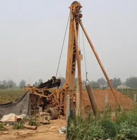 贺州钻井的井径大小该如何确定？对出水量有何影响？