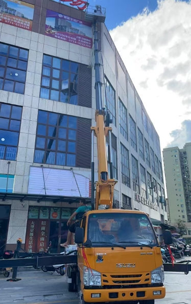 高空车的作业高度与载重能力之间存在怎样的平衡关系？