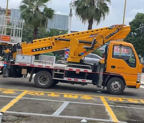 高空车在桥梁建设与维护中的独特作用及应用技巧是什么？