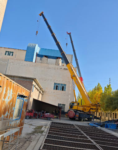 风电建设项目中，吊车如何适应高塔架与大叶片的吊装需求？