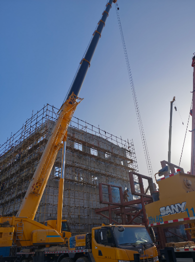 吊车怎样在有限空间与复杂地下环境中高效且安全地完成吊运任务？