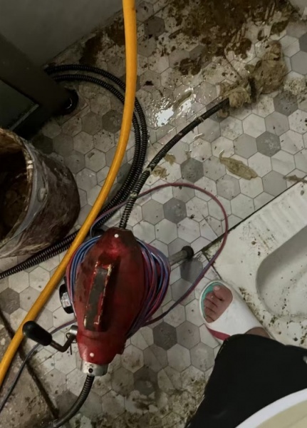 管道疏通增值服务：检测与修复并行，预防未来堵塞。