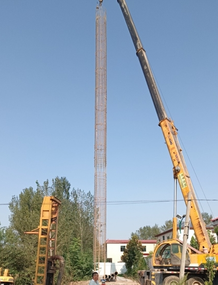 想在寻乌租赁吊车进行危险区域吊运，出租方的安全措施和风险评估是否到位？
