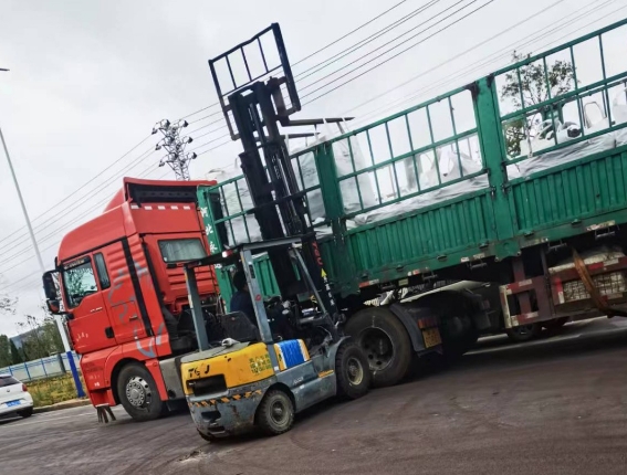 租叉车优化作业场地布局提升整体效率攻略！