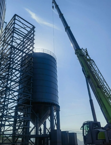 雨季施工，松桃可靠的吊车出租哪里找？