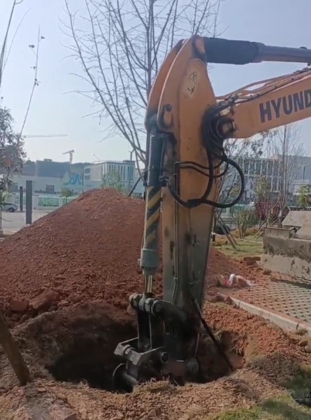 挖机的智能化功能如何提升绵阳作业效率？