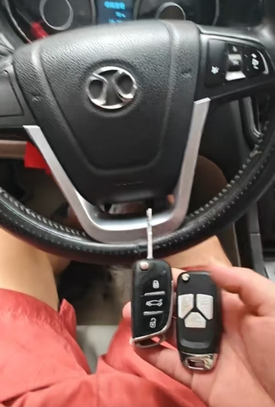 海棠区门锁被撬需换锁，怎样快速找到专业师傅？