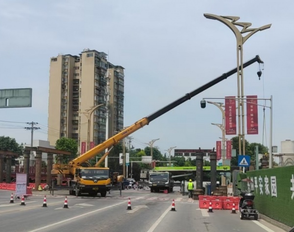 企业自己买吊车还是租赁划算？五年成本对比分析？