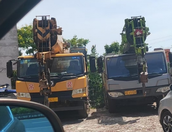 吊装设备进场前必须完成的现场勘查要点有哪些？