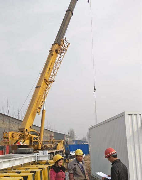 在狭窄空间吊装的吊车租赁价格高吗？服务能保证吗？