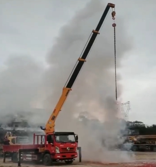 小型吊车出租适合哪些施工场景？