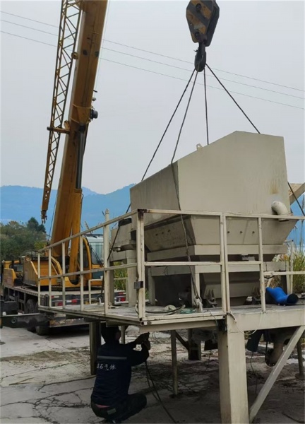 吊车出租在市政绿化提升工程中如何作业？