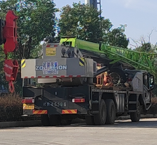 急需吊车救援？池州市吊车出租，快速抵达，助你摆脱困境！​